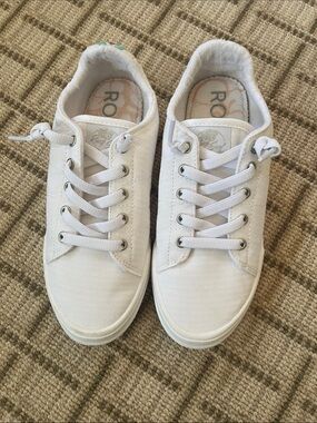 Roxy Kids White Lace-Up Canvas Sneakers